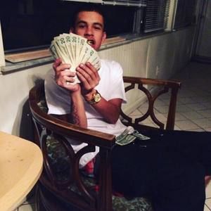 Meet your Posher, Ace